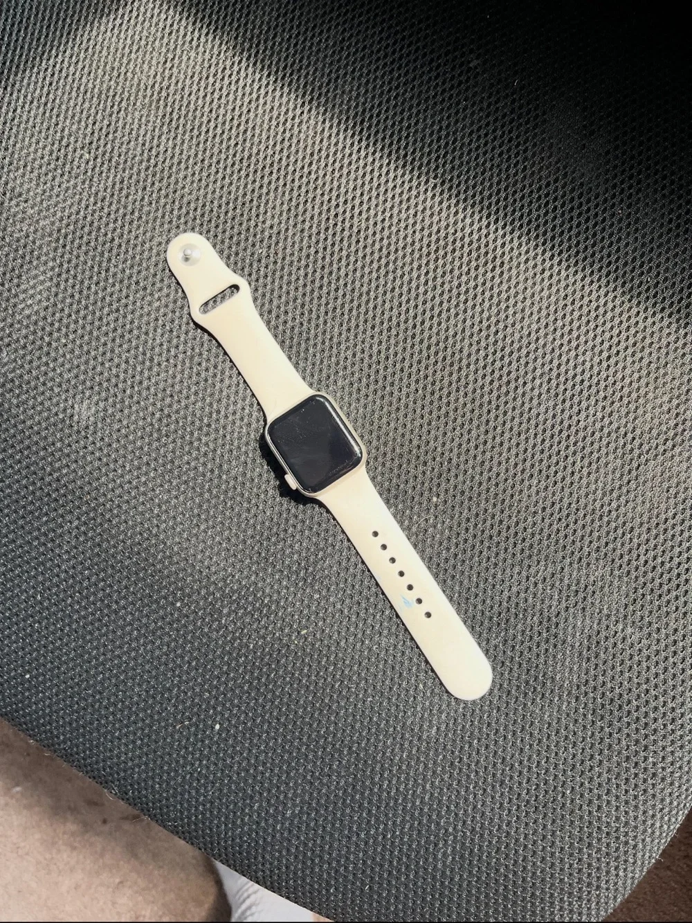 White Smartwatch with Silicone Band Apple Watch great condition